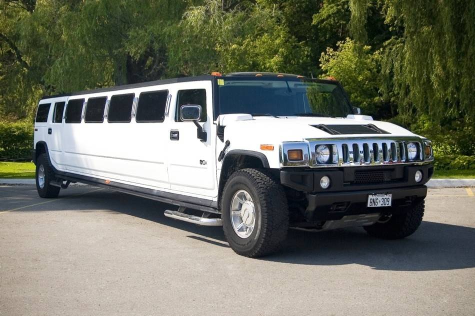 Evolve Limousine