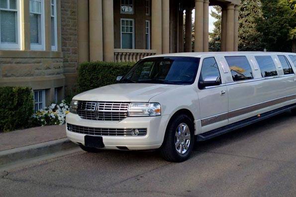 Evolve Limousine