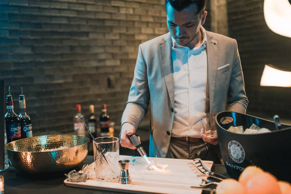 Smoked negroni station