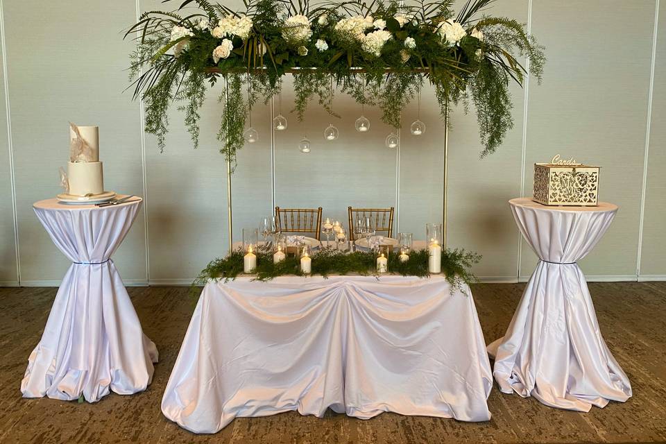 Bride & Groom table