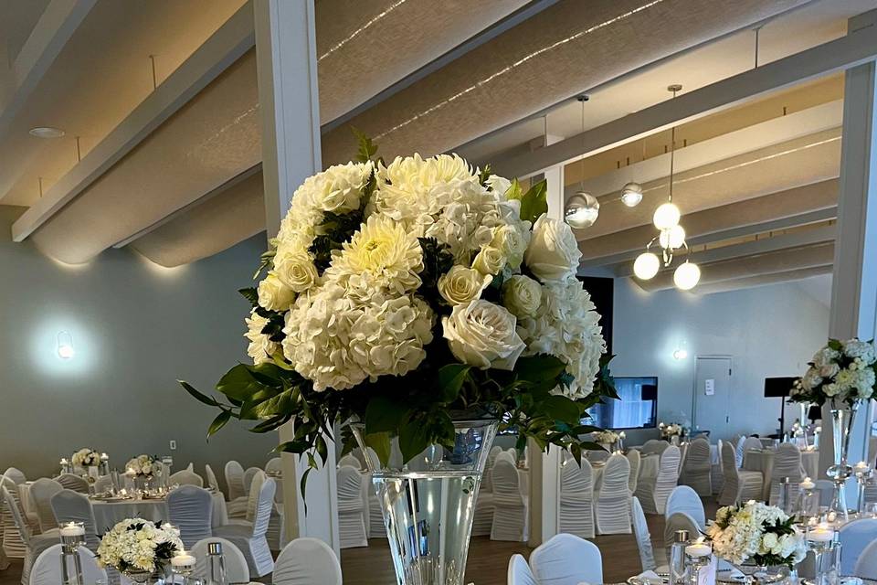 Tall centerpiece & candles