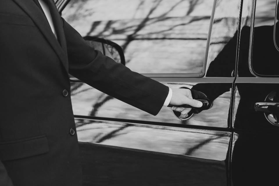 Wedding limo service kingston