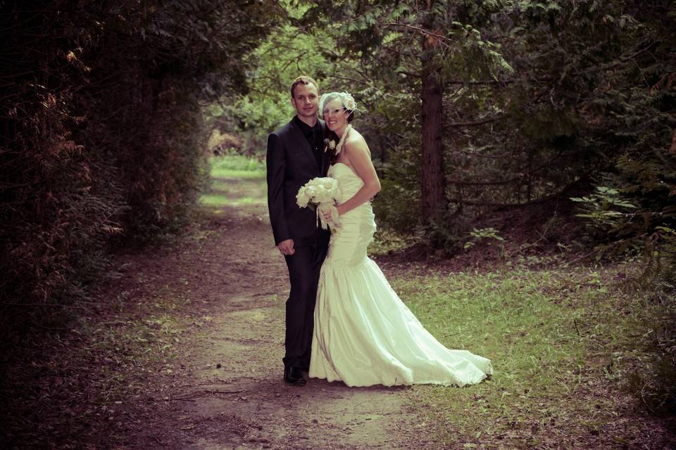 Matt & Lyanne Bridal Shots Colour-15.jpg