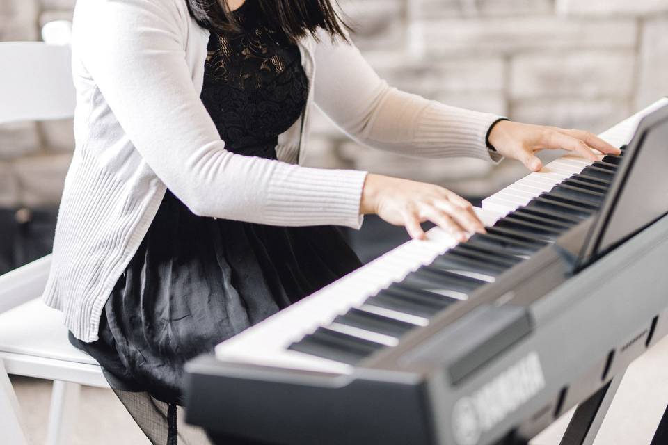Lorelei A-C Pianist