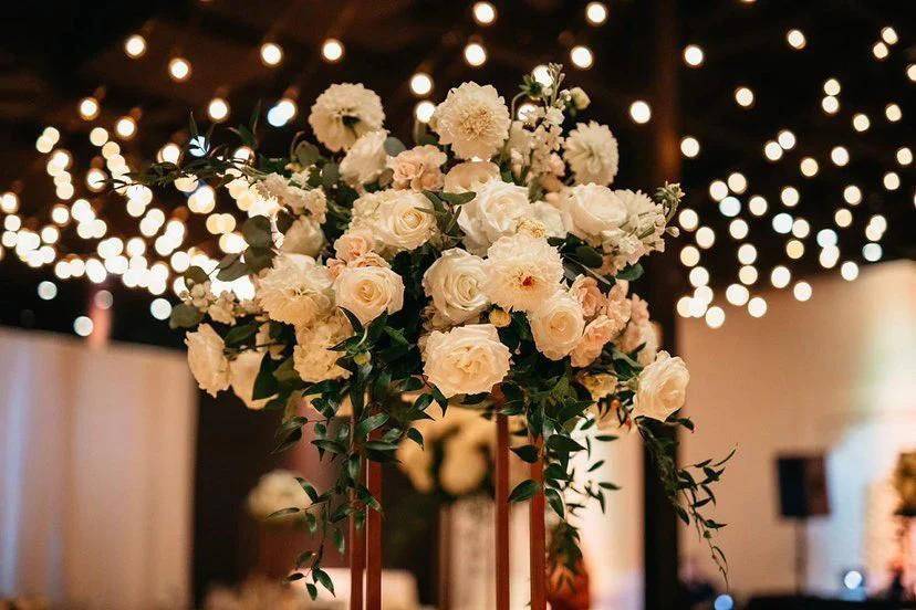 White and creamy centrepieces