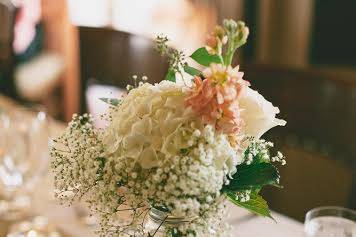 Blue Daisy Table Decor