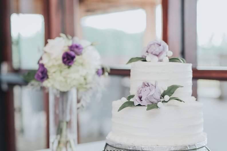 Cake with white icing