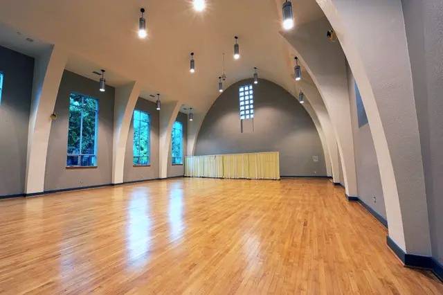 Bright reception hall
