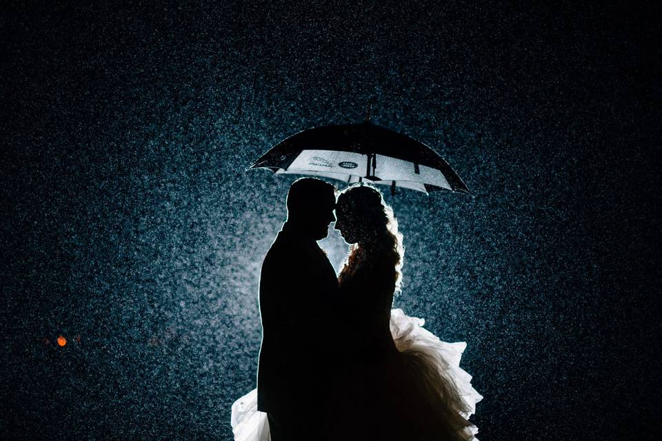 Romance in the rain - John Lyons Photography