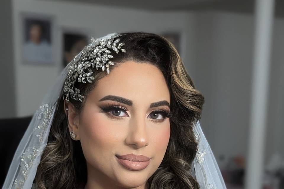 Hollywood waves full glam