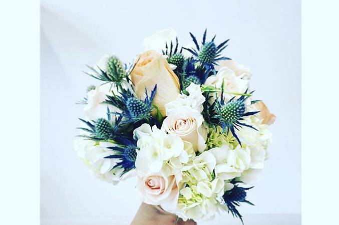 Boutonnière April