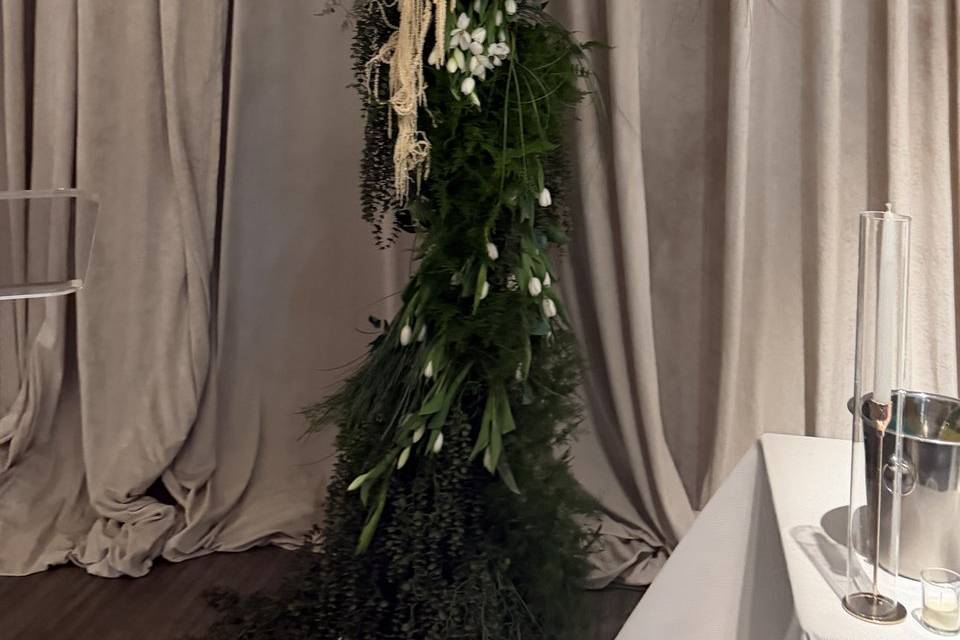 Modern sculptural arch