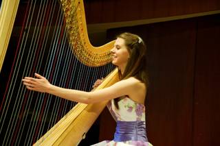 Natalie Hoffmann - Harpist