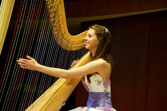 Natalie Hoffmann - Harpist