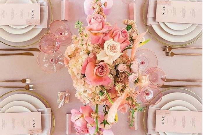 Pink table decor