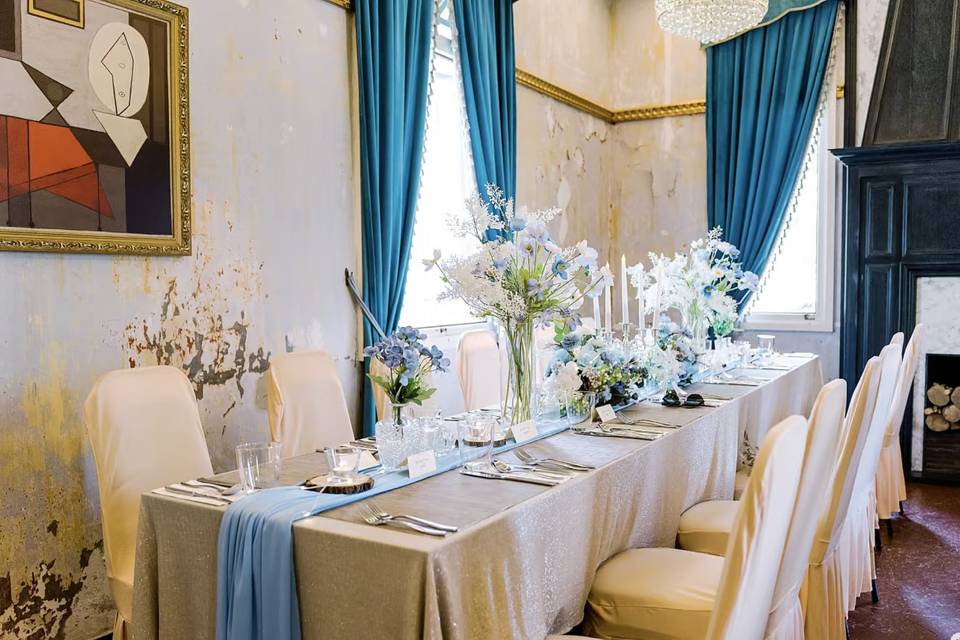 Elegant Dining Floral