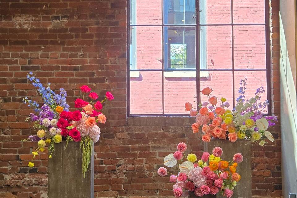 Modern Sweetheart Table Floral