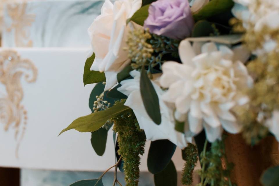 Perfect cake and flowers