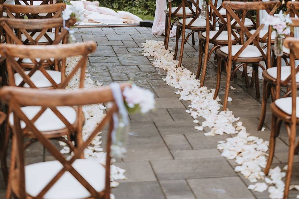 Ceremony aisle & arch