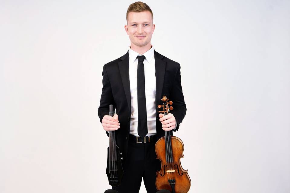 Liam Calhoun - Violinist