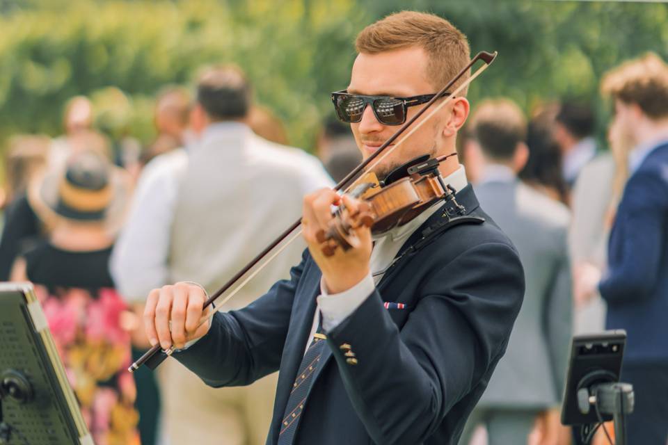 Liam Calhoun - Violinist