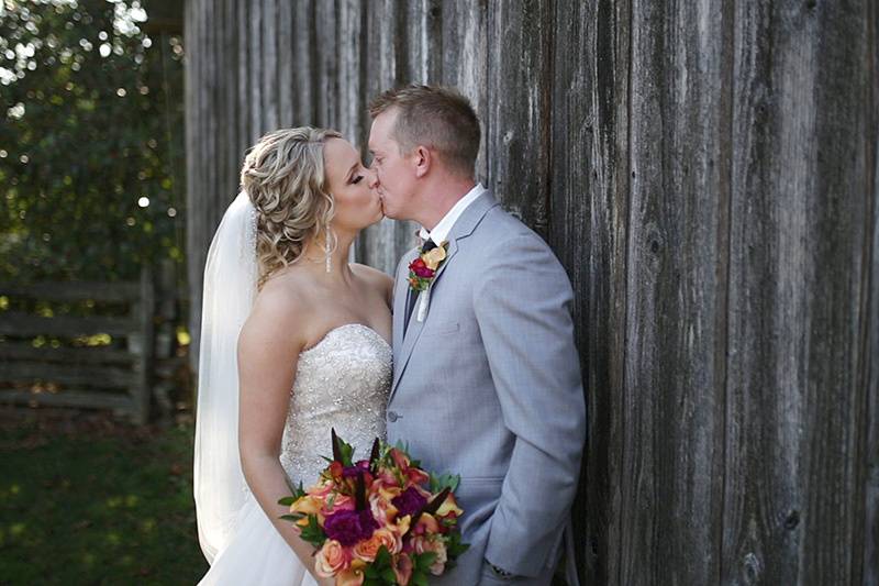 Farm Wedding kiss