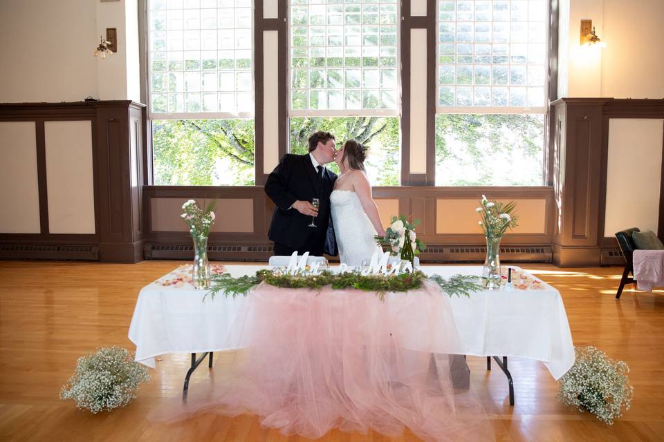 Dwight Hall kiss