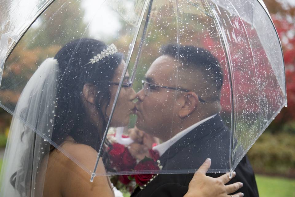 Umbrella Kiss