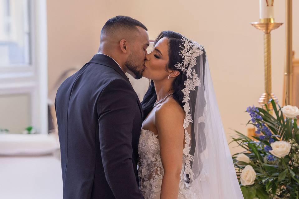 Timeless wedding portrait