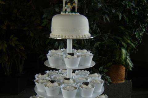 Petit four wedding pastries