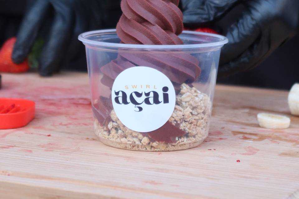 Soft-Serve w/ Granola Base