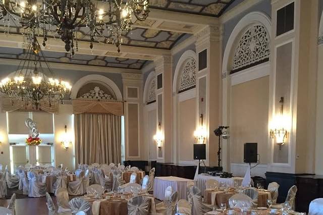 Baseline DJ & Photo Booth Services