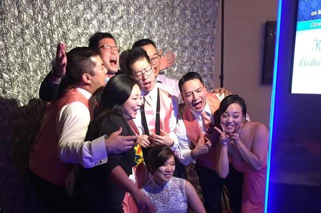 Baseline DJ & Photo Booth Services