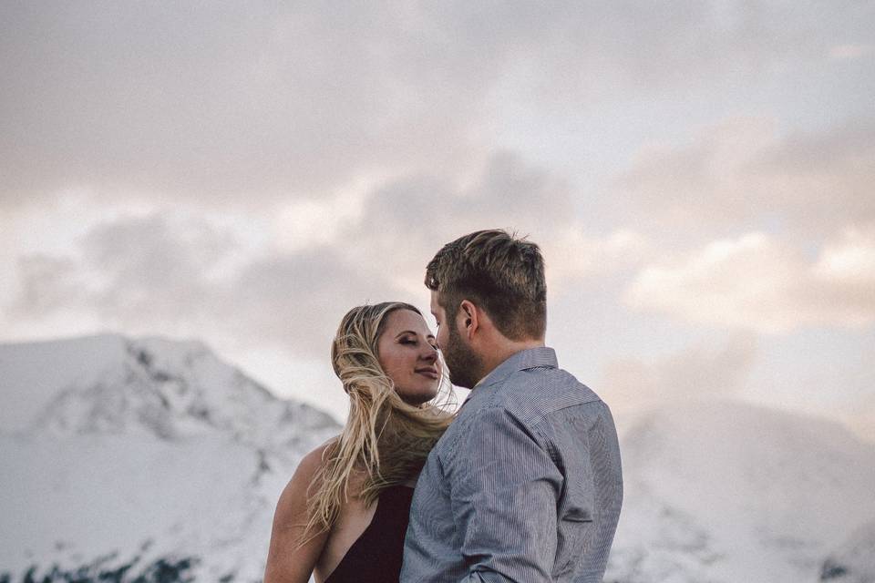 A happy couple in the mountains