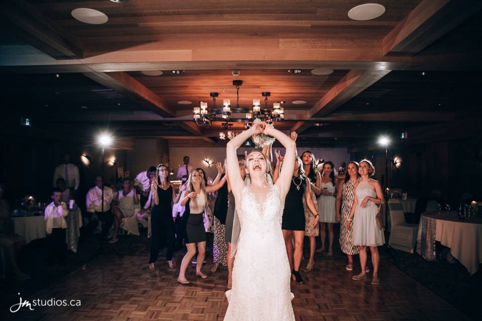 Bouquet toss