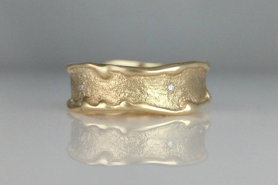 Textured wedding band