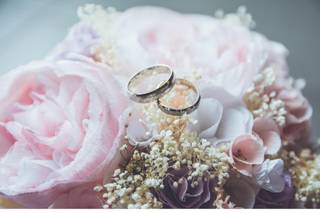 Trilingual (EN/FR/ES) Officiant for your Personalized Ceremony