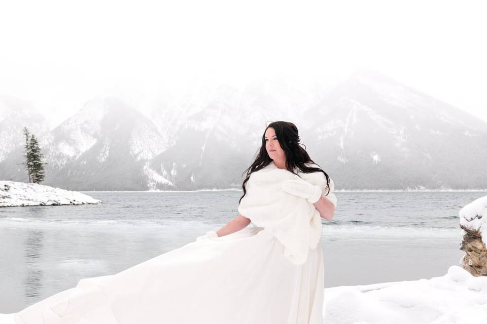 White Wedding in Banff AB