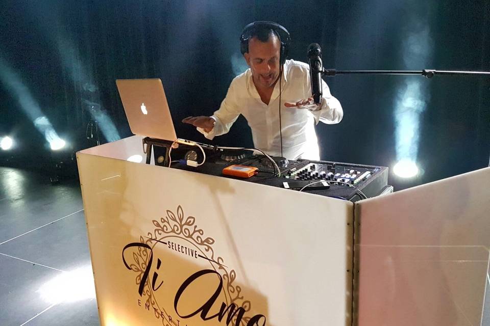 Dj ti in action