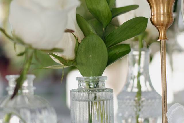 White rose & candles decor