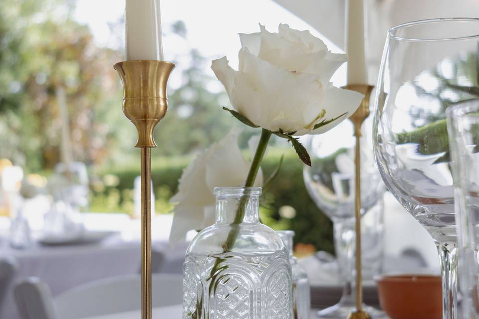 White rose & candles decor