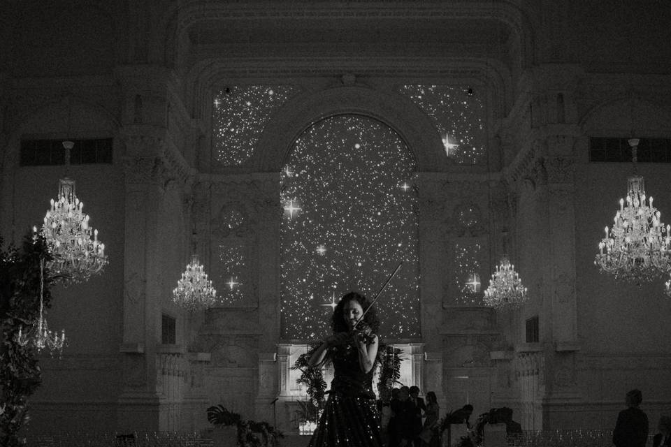 M + S ceremony decor