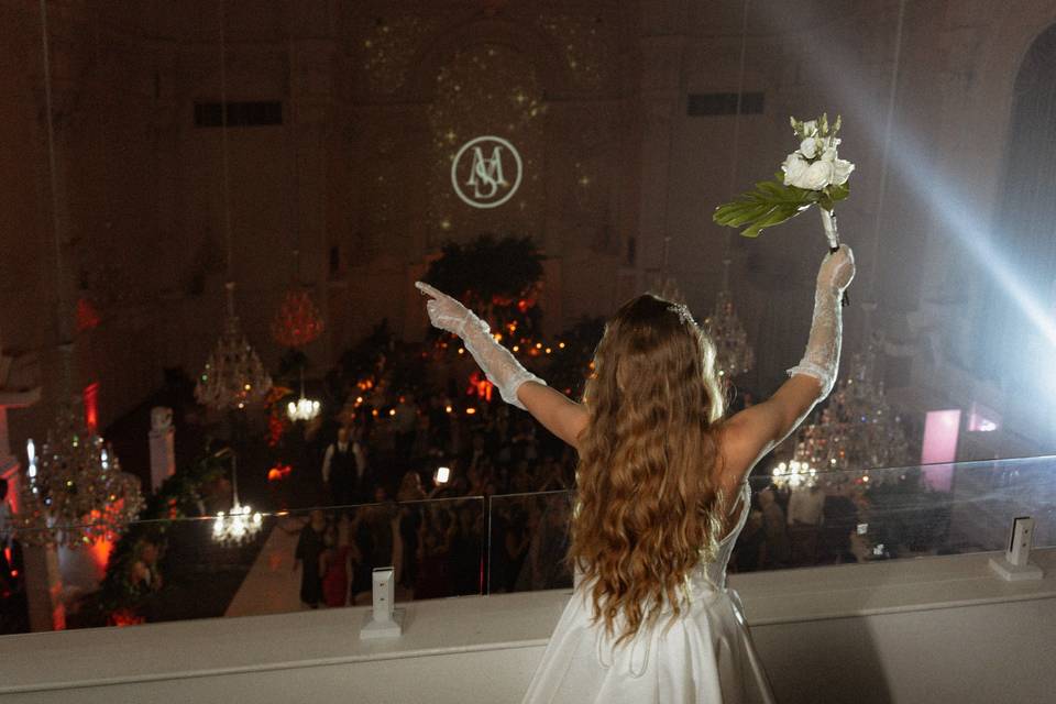 Catch the bouquet!