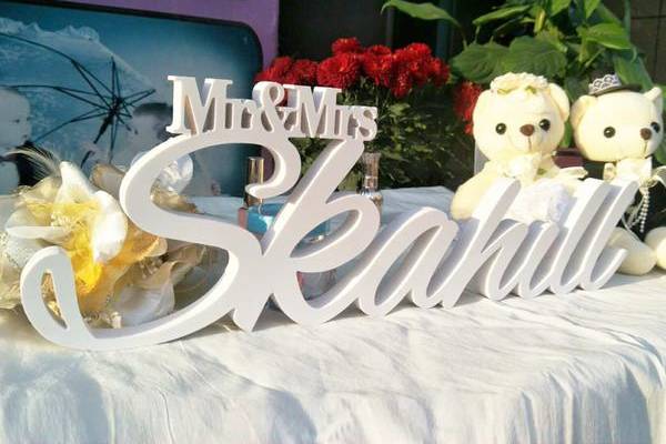 MR & MRS Name Sign