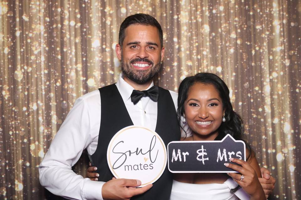 Swan E Set Wedding Couple