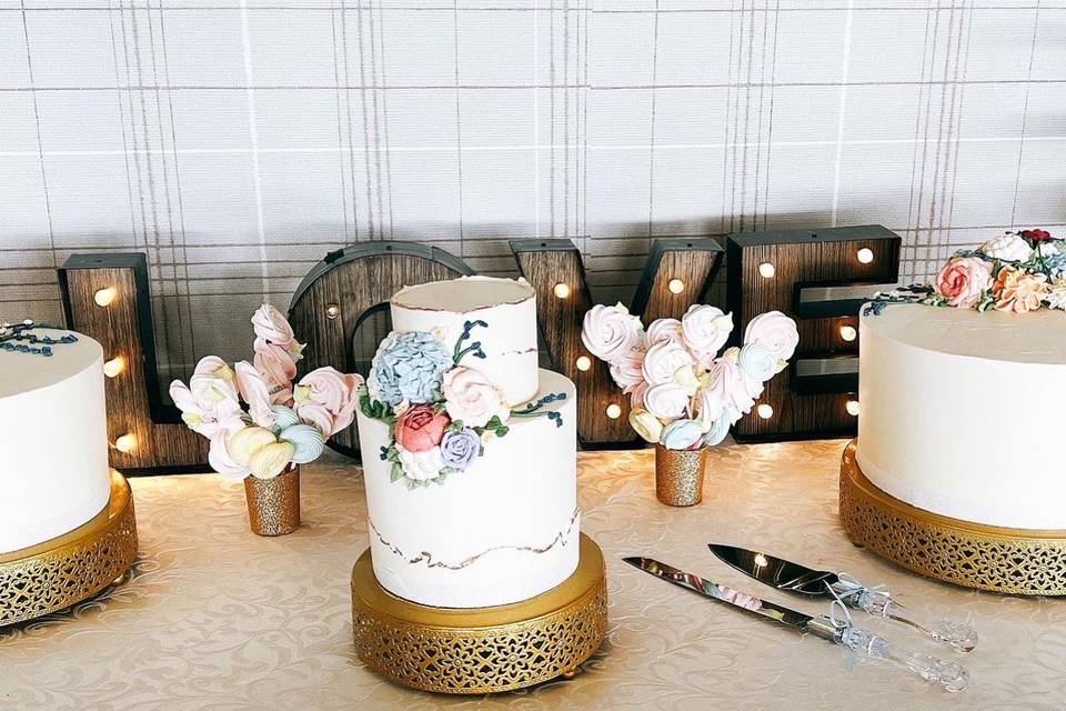 Buttercream piped florals