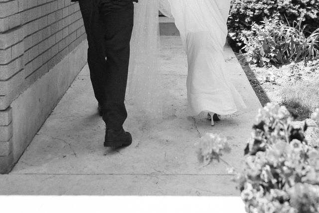 Brides Father lends a hand