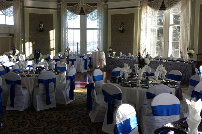 Wedding décor with blue