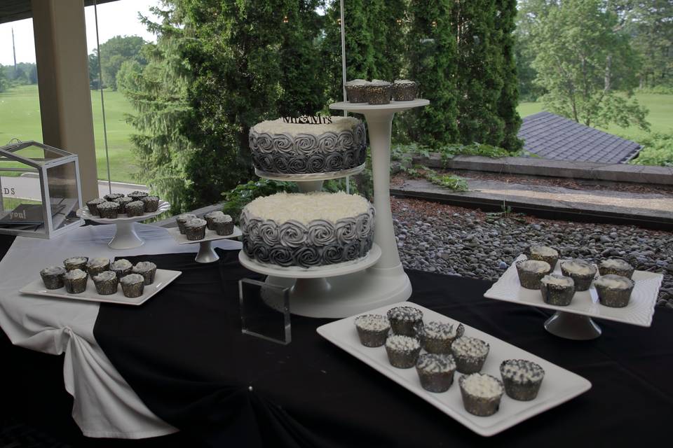 Full wedding cake table