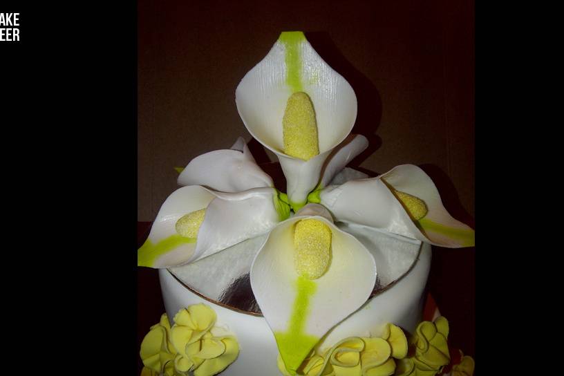 Cala lily cake